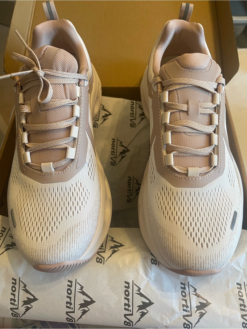 NORTIV 8 Women's Cushioned Walking Fashion Sneakers size 9 nude pink NEW